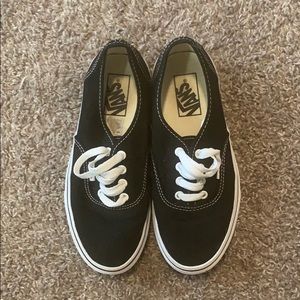 Black Vans Low